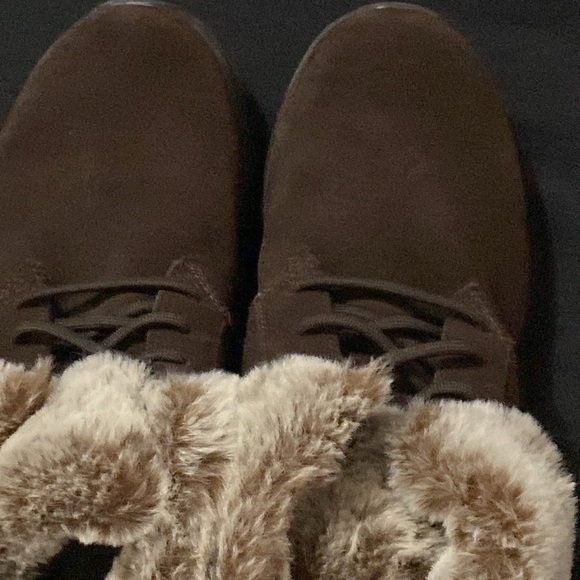 EUC SKECHERS WO SIZE 9 BROWN SUEDE LEATHER ANKLE BOOTS W/ FAUX FUR TRIM CLEAN - Picture 6 of 12